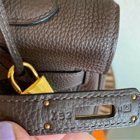 ❌SOLD❌Hermes Kelly 35 Chocolate brown With Gold Hardware- Full Set - Picture 5 of 13